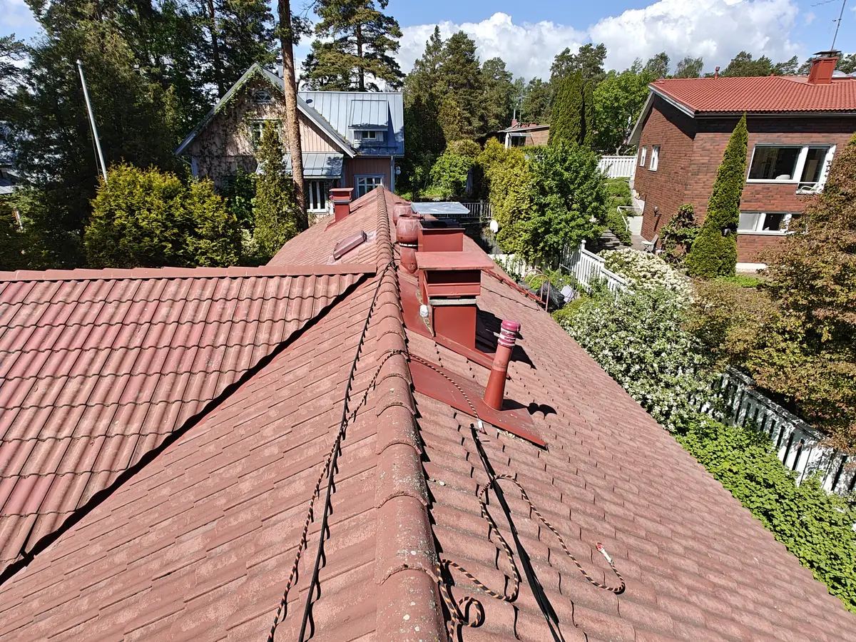 Tiilikatto ennen maalausta, Helsinki